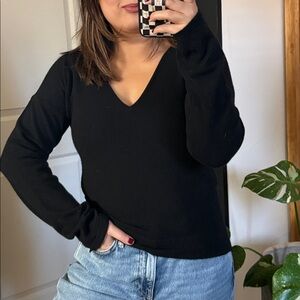 LUTZ + PATMOS 100% Cashmere V Neck Black Sweater. Size M